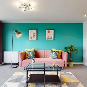 Stunning City Apartment! Sleeps 8 , Cardiff United Kingdom